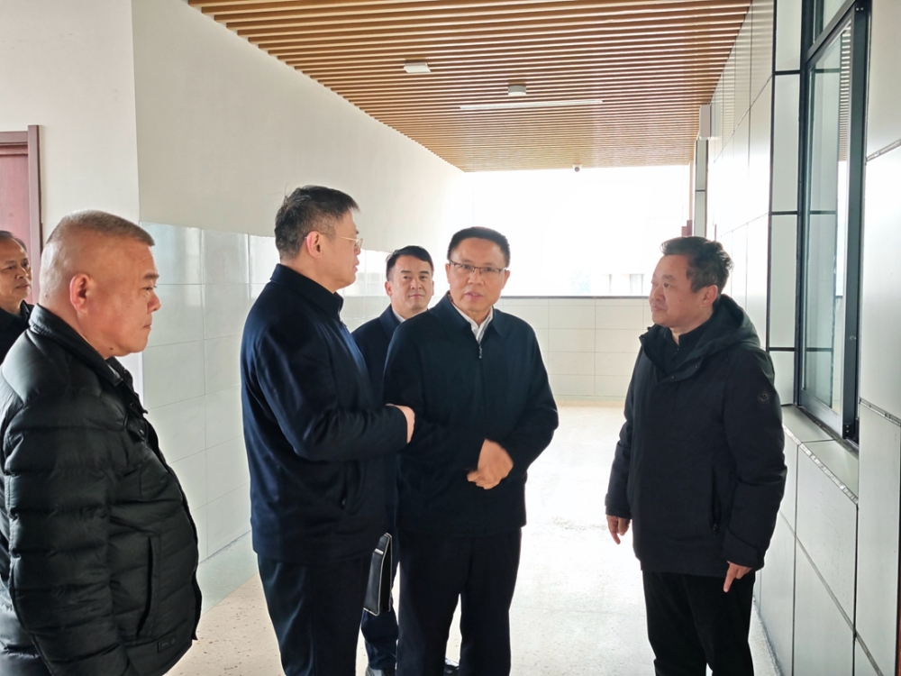 ��ůѩ��ѧ�� ���������Ž�  ��������ʡ�������������������������쵼ݰ����һ�п�չ���ذഺ��ο�ʻ